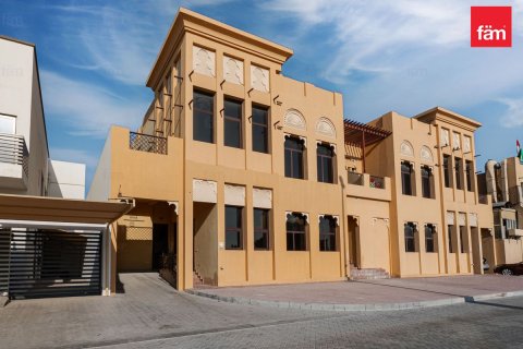 Villa de 6 dormitorios en Al Barsha, UAE No. 135853 6