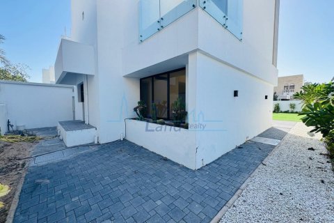 Villa de 3 dormitorios en Jumeirah, UAE No. 82722 5