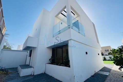 Villa de 3 dormitorios en Jumeirah, UAE No. 82722 20