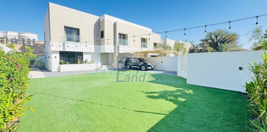 Villa de 3 dormitorios en Jumeirah, UAE No. 82722