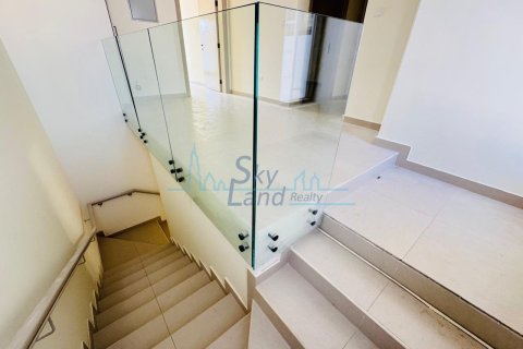 Villa de 3 dormitorios en Jumeirah, UAE No. 82722 9