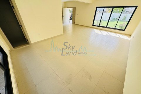 Villa de 3 dormitorios en Jumeirah, UAE No. 82722 19