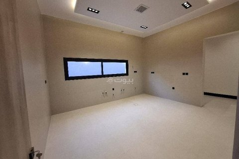 4 bedrooms Villa in Riyadh, Saudi Arabia No. 67372 12