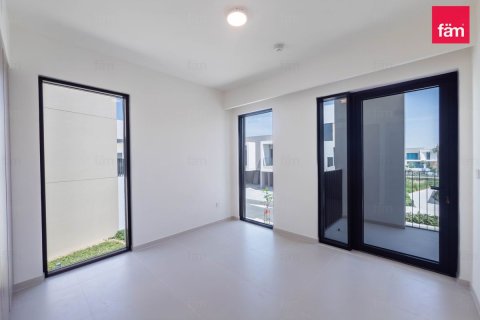 3 bedrooms Villa in Dubai, UAE No. 163275 10