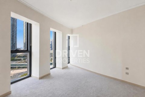 Квартира с 3 спальнями в Burj Vista, ОАЭ №209567 4