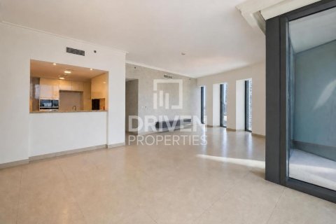 Квартира с 3 спальнями в Burj Vista, ОАЭ №209567 3