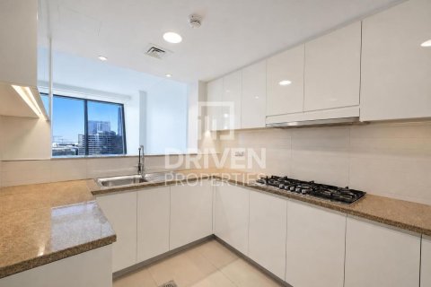 Квартира с 3 спальнями в Burj Vista, ОАЭ №209567 11