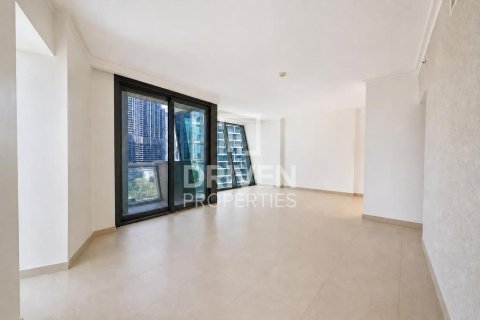Квартира с 3 спальнями в Burj Vista, ОАЭ №209567 10