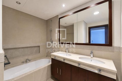 Квартира с 3 спальнями в Burj Vista, ОАЭ №209567 13