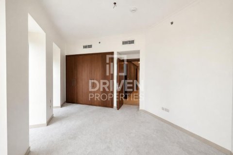 Квартира с 3 спальнями в Burj Vista, ОАЭ №209567 9