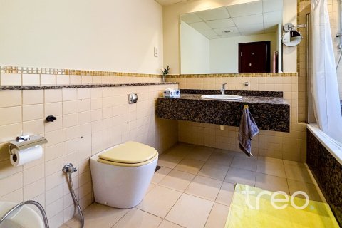 2 bedrooms Apartment in Dubai, UAE No. 183190 10