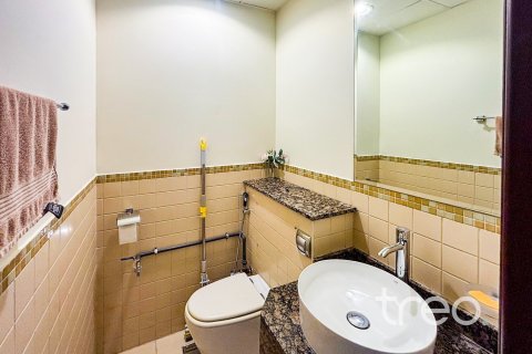 2 bedrooms Apartment in Dubai, UAE No. 183190 18