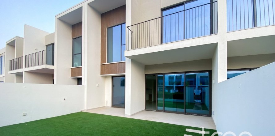 Villa de 3 dormitorios en The Valley, UAE No. 188084