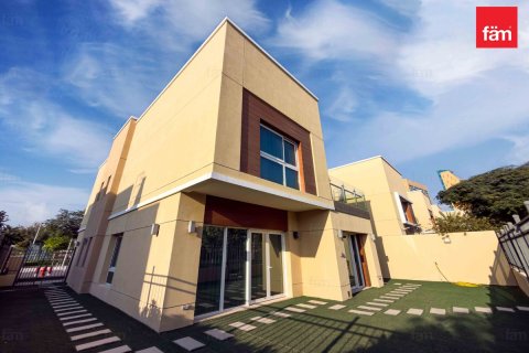 Вилла с 4 спальнями в Аль-Барша, ОАЭ №145193 21