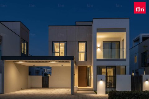 Вилла с 4 спальнями в Дубай, ОАЭ №145192 3