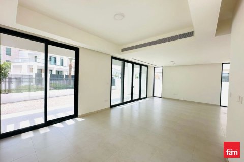 Вилла с 4 спальнями в Дубай, ОАЭ №145192 16