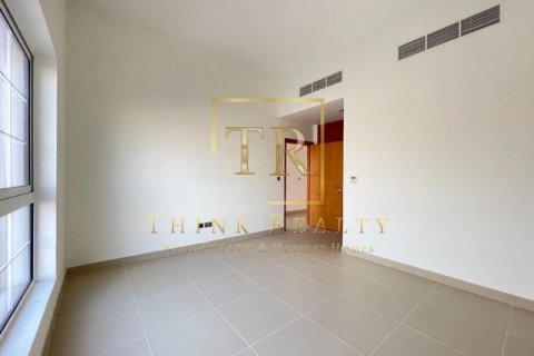 4 bedrooms Villa in Nadd Al Sheba, UAE No. 9600 6