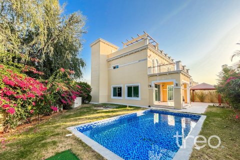 Villa de 4 dormitorios en Legacy, UAE No. 188105
