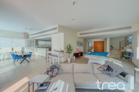 Villa de 4 dormitorios en Legacy, UAE No. 188104 5