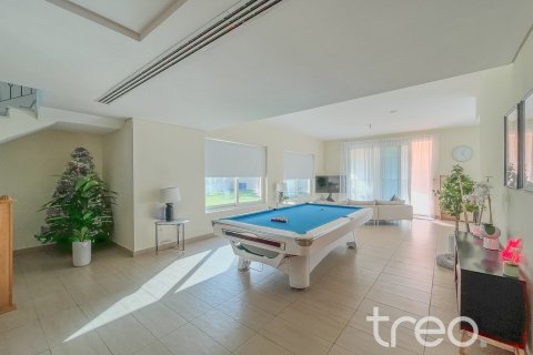 Villa de 4 dormitorios en Legacy, UAE No. 188104 9