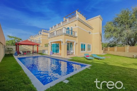 Villa de 4 dormitorios en Legacy, UAE No. 188104