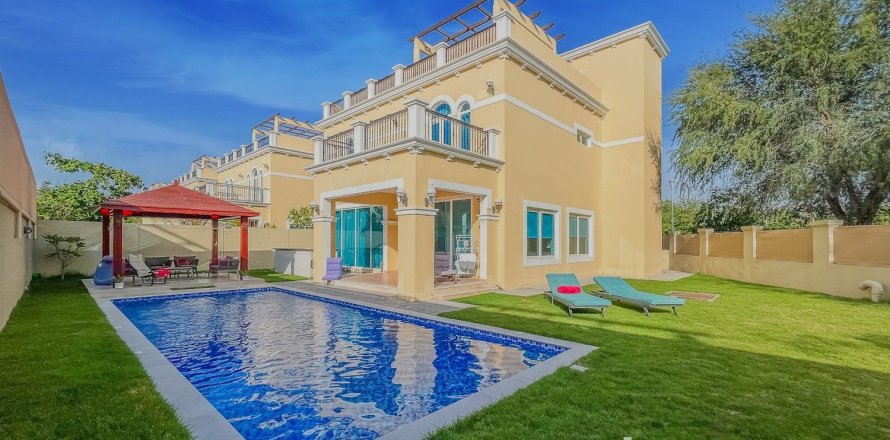 Villa de 4 dormitorios en Legacy, UAE No. 188104