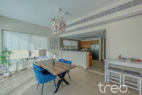 Villa de 4 dormitorios en Legacy, UAE No. 188104 8
