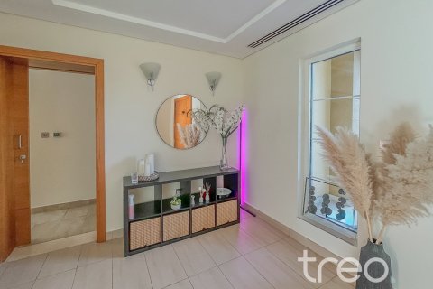 Villa de 4 dormitorios en Legacy, UAE No. 188104 16
