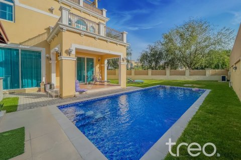 Villa de 4 dormitorios en Legacy, UAE No. 188104 3