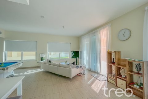 Villa de 4 dormitorios en Legacy, UAE No. 188104 4
