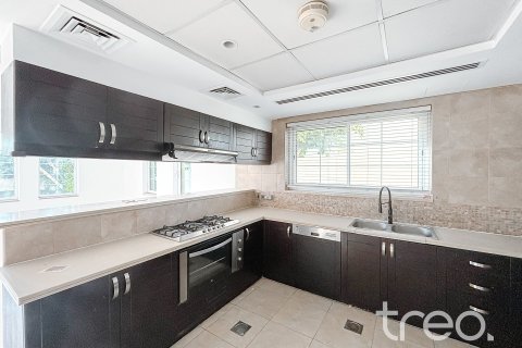 3 bedrooms Villa in Legacy, UAE No. 188108 10