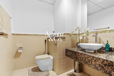 Квартира с 2 спальнями в Джумейра Бич Резиденс, ОАЭ №203213 17