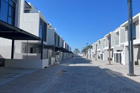 4 bedrooms Villa in Ras Al Khaimah, UAE No. 184163