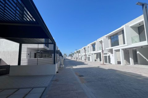 4 bedrooms Villa in Ras Al Khaimah, UAE No. 184163 5