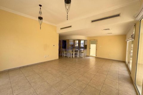 5 bedrooms Villa in Al Hamra Village, UAE No. 141924 8