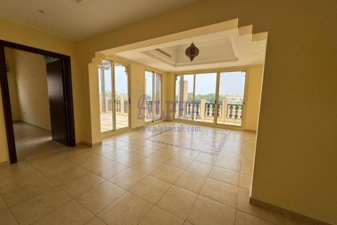 5 bedrooms Villa in Al Hamra Village, UAE No. 141924 6
