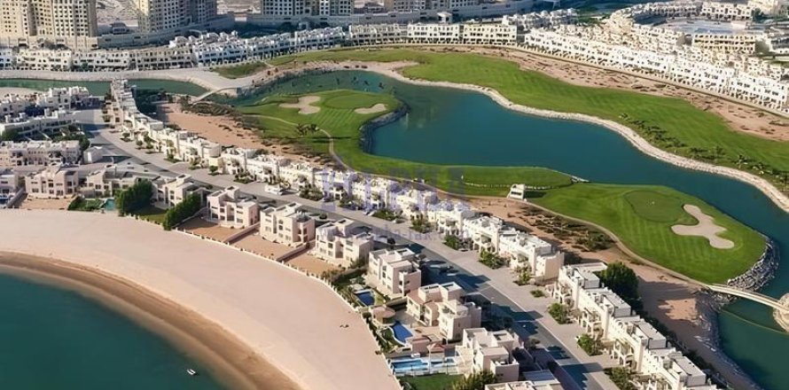 5 bedrooms Villa in Al Hamra Village, UAE No. 141924