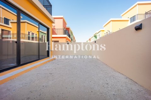 Townhouse de 5 dormitorios en Damac Lagoons, UAE No. 163189 8