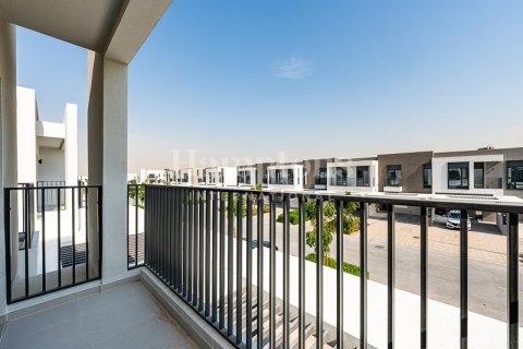 3 bedrooms Villa in Dubai South (Dubai World Central), UAE No. 199550