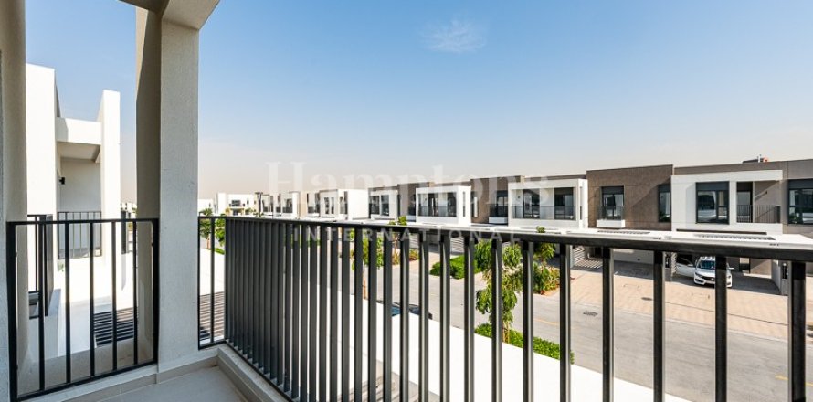 3 bedrooms Villa in Dubai South (Dubai World Central), UAE No. 199550