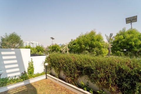 4 bedrooms Townhouse in Dubai, UAE No. 183392 4