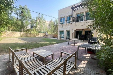 Villa de 2 chambres à Jumeirah Village Triangle, UAE No. 183391
