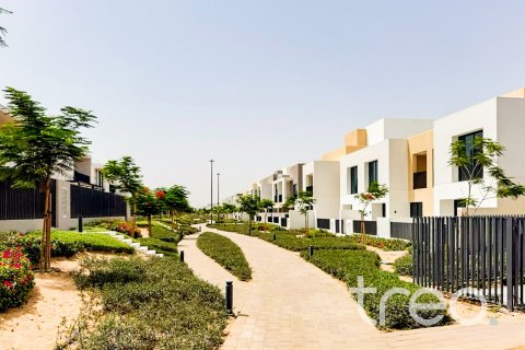 Townhouse de 3 dormitorios en Arabian Ranches 3, UAE No. 174119 3