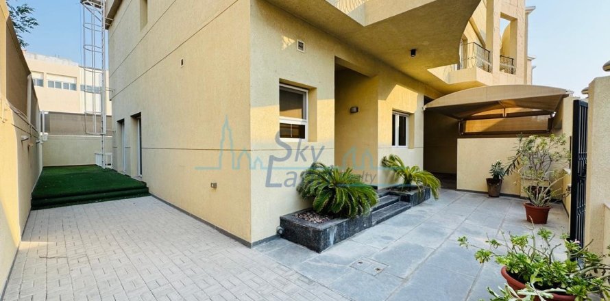 5 bedrooms Villa  No. 108504