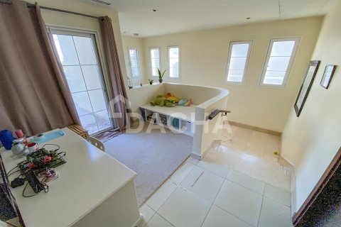 Villa de 2 dormitorios en District 16, UAE No. 25730 9