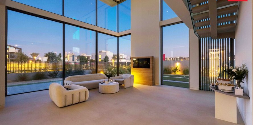 Villa de 4 dormitorios en Dubai, UAE No. 125395