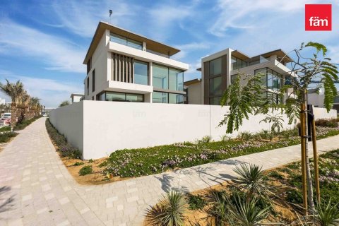 Villa de 4 dormitorios en Dubai, UAE No. 125395 8
