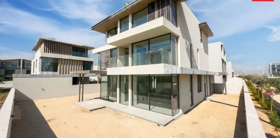 Villa de 4 dormitorios en Dubai, UAE No. 125400