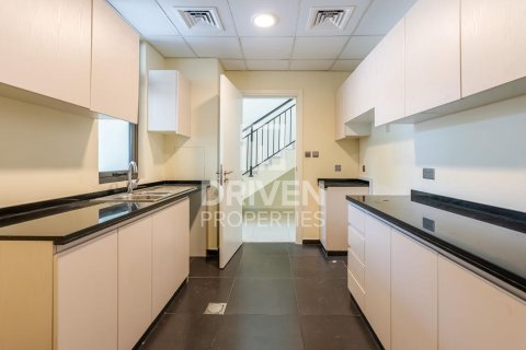 3 bedrooms Townhouse in Dubai, UAE No. 201527 10