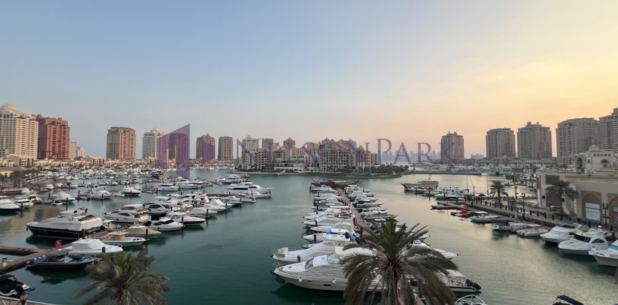 4 bedrooms Duplex in Doha, Qatar No. 60872